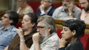 La oposición acusa a Puigdemont de hacer un Gobierno kamikaze