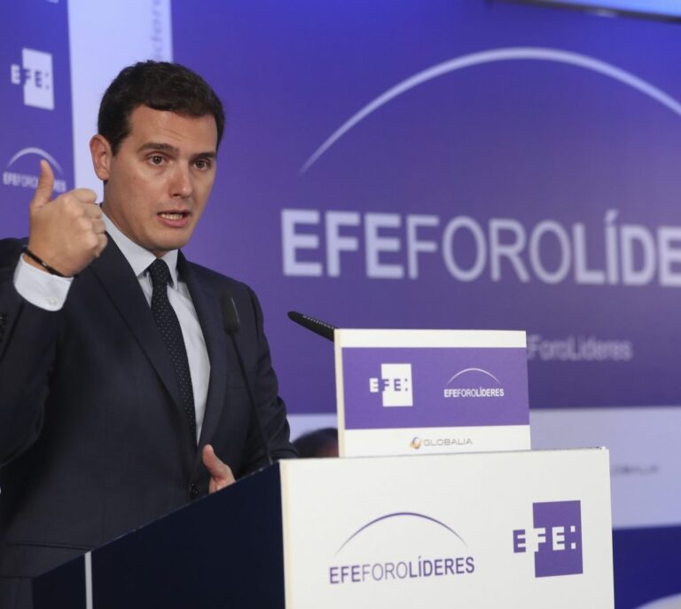 Albert Rivera anuncia que los mileuristas quedarán exentos de pagar el IRPF