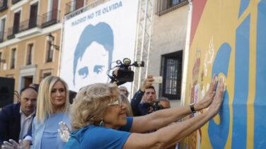 La asociaciones de víctimas de ETA desmienten a Carmena y dicen que no se opusieron a la pancarta