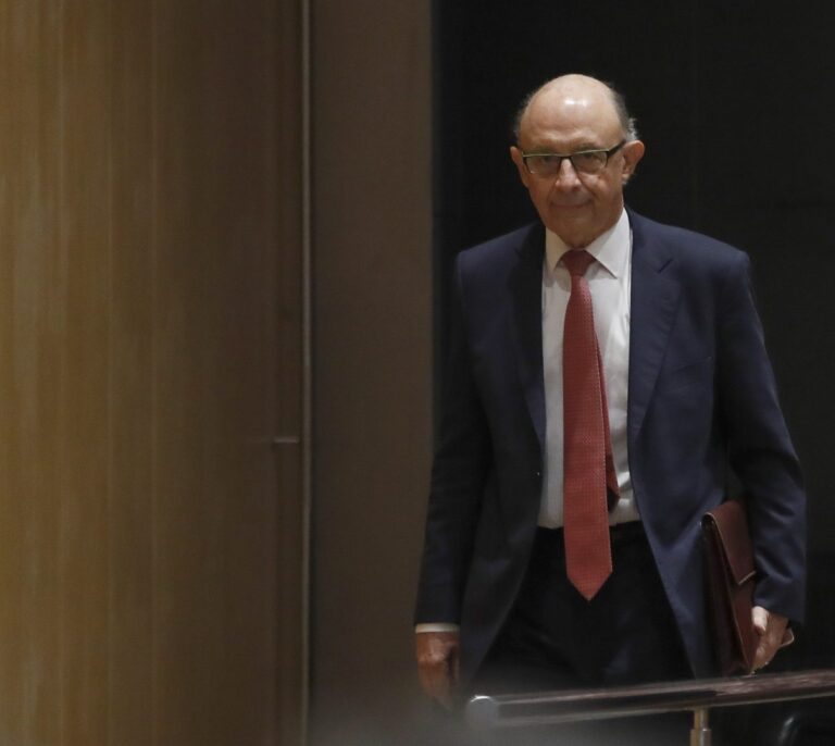 Montoro abre la puerta a aprobar los Presupuestos en 2018 con efecto retroactivo