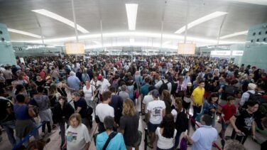 Aerolíneas y aeropuertos se rebelan contra el “caos” que provocan los controles de seguridad