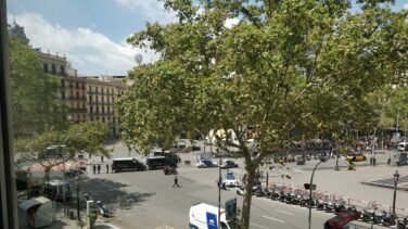 Falsa alarma en Barcelona por una mochila sospechosa en un autobús turístico