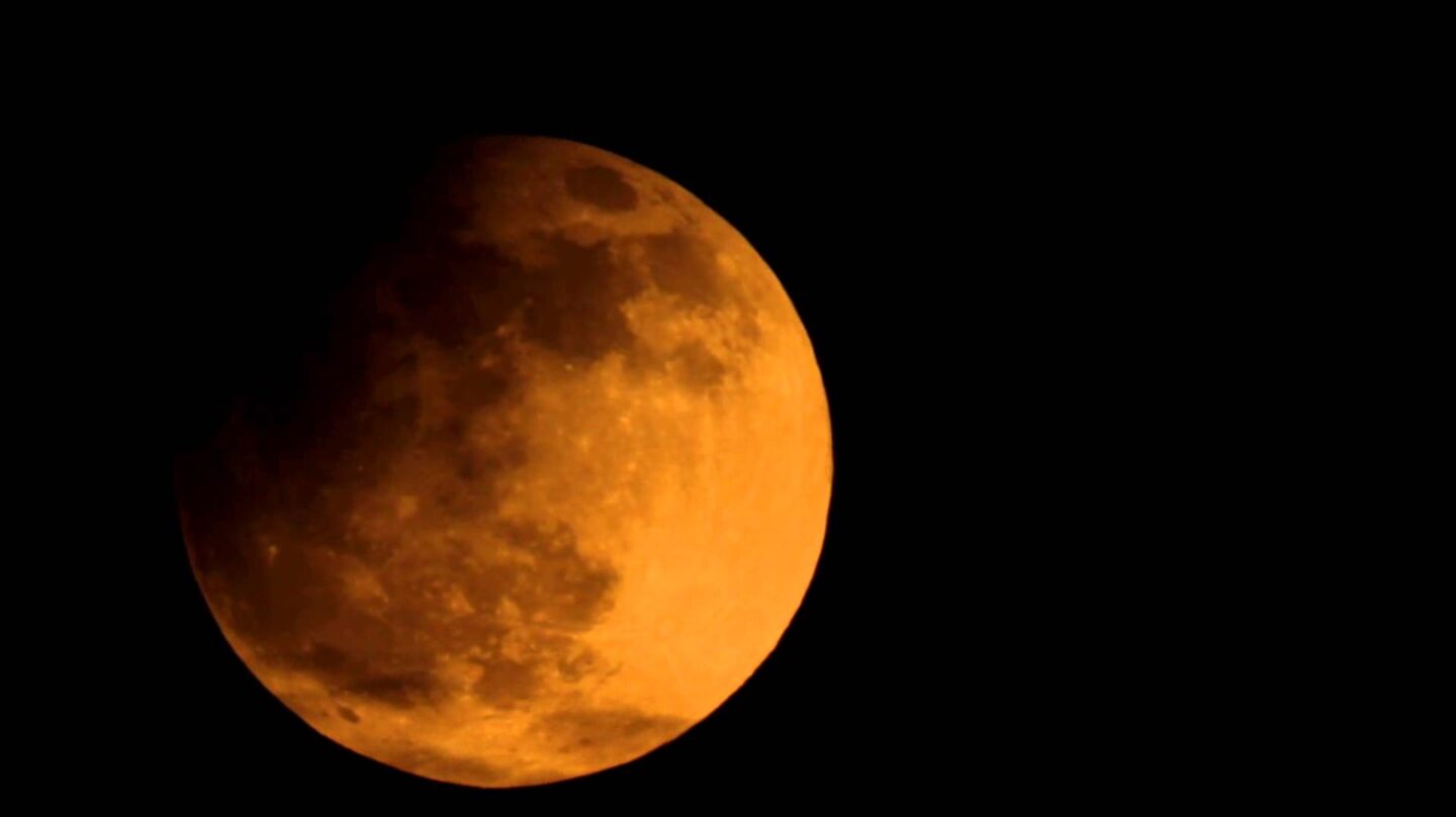 Esta noche, eclipse de Luna
