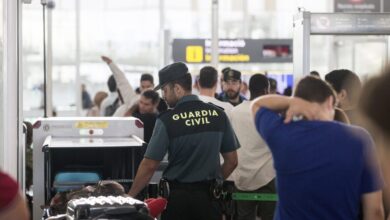 Guardia Civil y Policía Nacional ven "otra traición" en la cesión a la Ertzaintza de la vigilancia de puertos y aeropuertos