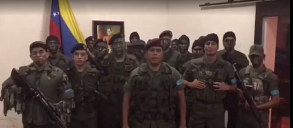 Militares del ejército de Venezuela se han declarado este domingo en rebeldía con el gobierno de Maduro.