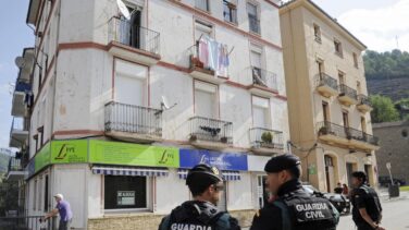Los Mossos registran un piso de Vilafranca y un locutorio de Ripoll