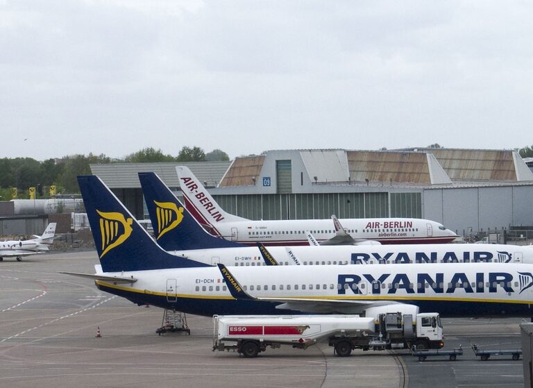 Ryanair denuncia las ayudas de Merkel a Air Berlin y ve una “conspiración” de Lufthansa