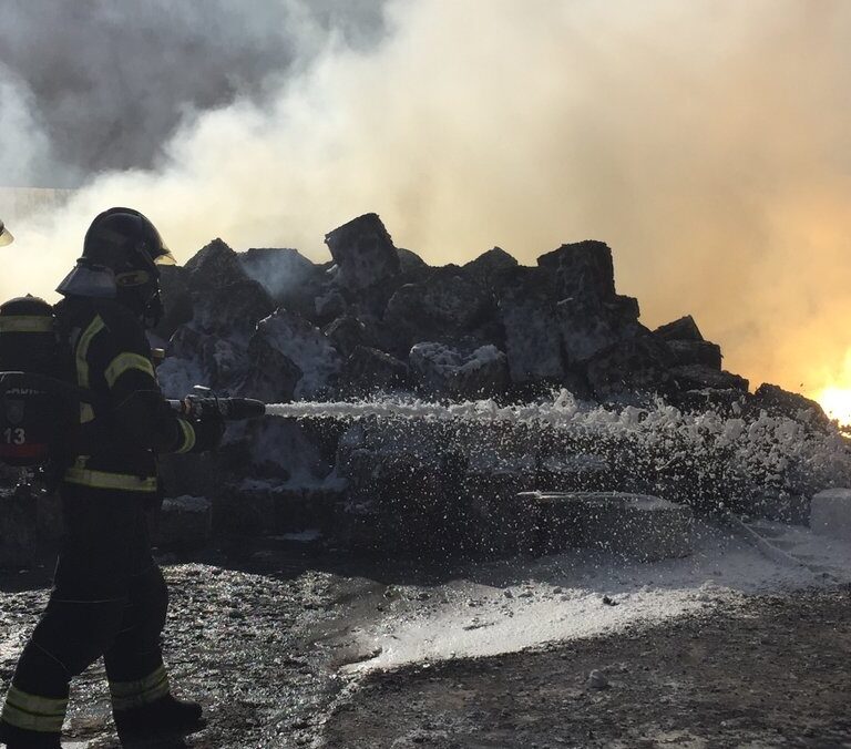 Nube tóxica en tres pueblos de Madrid: prohibido salir a la calle