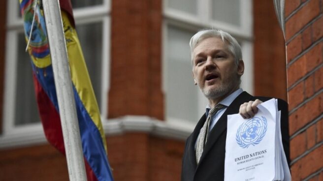 Julian Assange ayuda a mantener abierta la web del referéndum difundiendo su código para que pueda replicarse