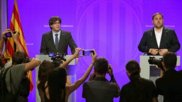 Puigdemont y Junqueras acusan al Gobierno de "fomentar el miedo" por las sanciones a Artur Mas por el 9-N