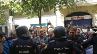 Los estudiantes ocupan el edificio de la Universidad de Barcelona en apoyo al referéndum