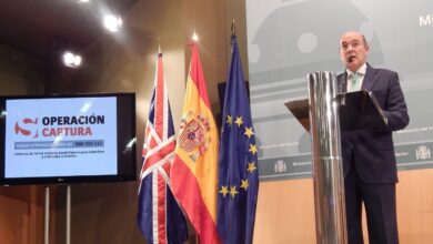 Marlaska cesa al jefe de la Guardia Civil de Madrid por no informarle de la investigación del 8-M