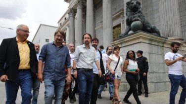 Iglesias secunda a Puigdemont y pide mediación internacional en Cataluña