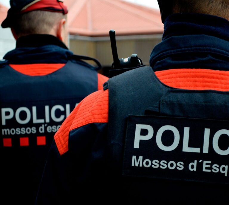 Los Mossos reclaman a la Generalitat 4,4 millones por la imprevisión de Interior en el 1-O