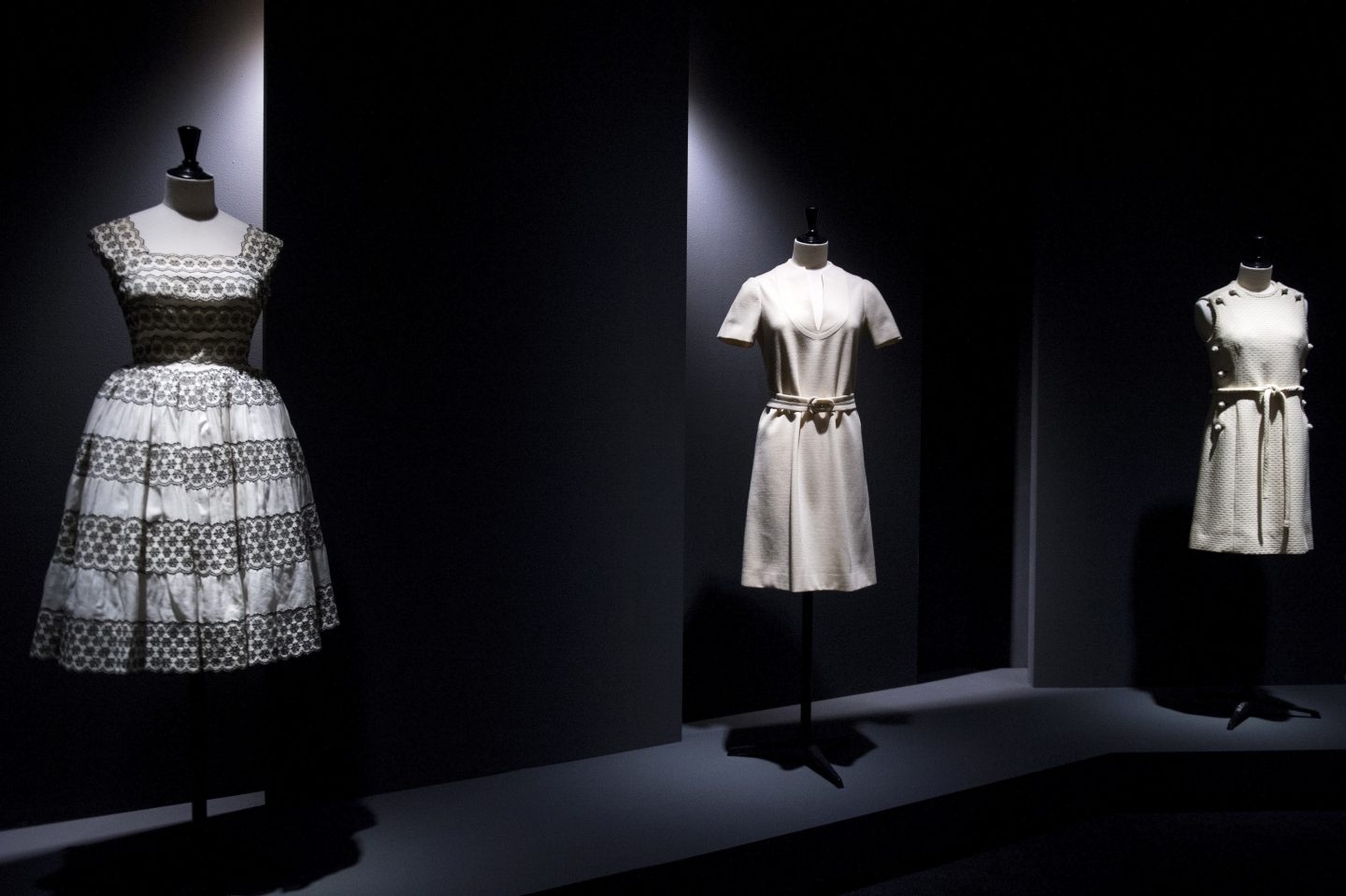 lucha paso Andrew Halliday Manuel Pertegaz: el modisto que dio la espalda a Dior