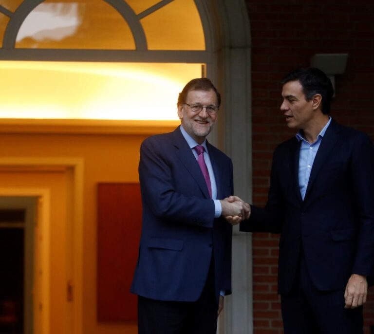 Sánchez traslada a Rajoy su "malestar" por la jornada y por la "imagen" en el exterior