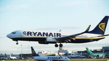 Ryanair confirma su objetivo de beneficio récord pese a la cancelación masiva de vuelos