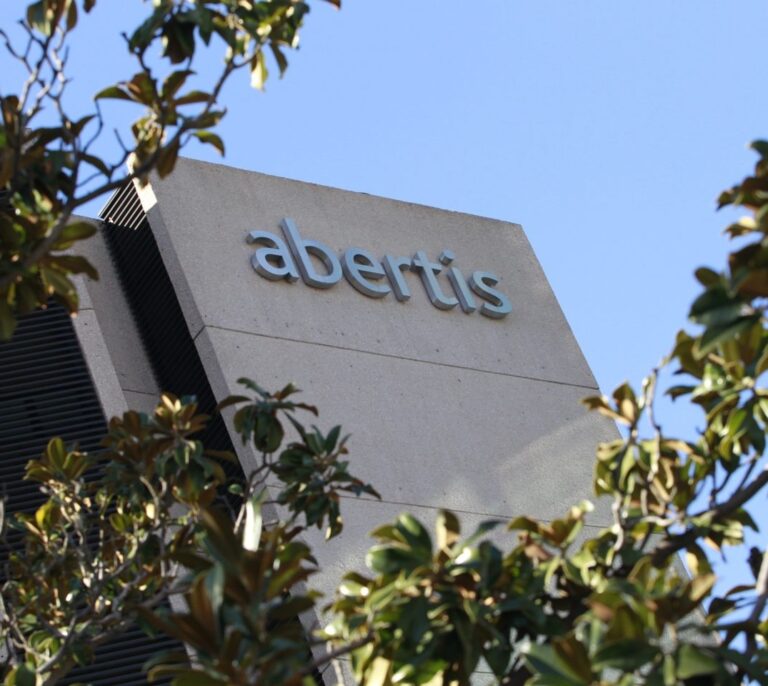 ACS y Atlantia logran el apoyo del 78,7% de los accionistas de Abertis a su opa