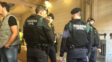 Los guardias civiles enviados a Cataluña se quejan del "engaño" sobre indemnizaciones y descanso