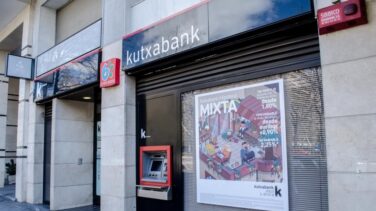 Condenan a Kutxabank por cobrar una comisión de 2 euros por ingresos en sus cuentas