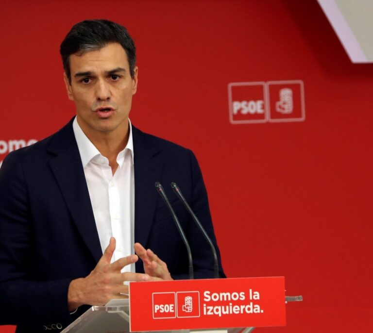 El PSOE quiere llevar a Serrat o Gabilondo al Congreso para hablar de autonomía