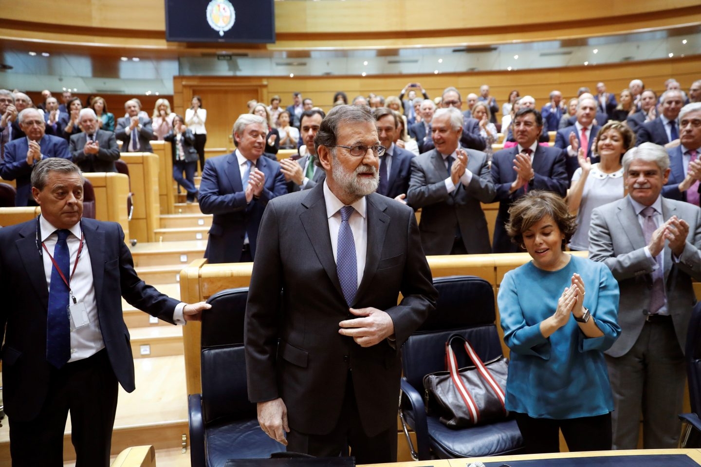 Mariano Rajoy, aplaudido al llegar al Senado.