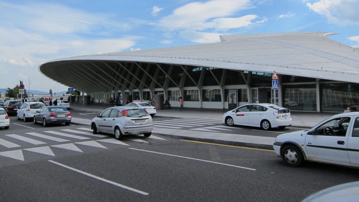 Terminal del aeropuerto de Bilbao.
