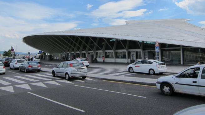 Euskadi reclama a Rajoy la cesión "sin demora" de la gestión de los aeropuertos