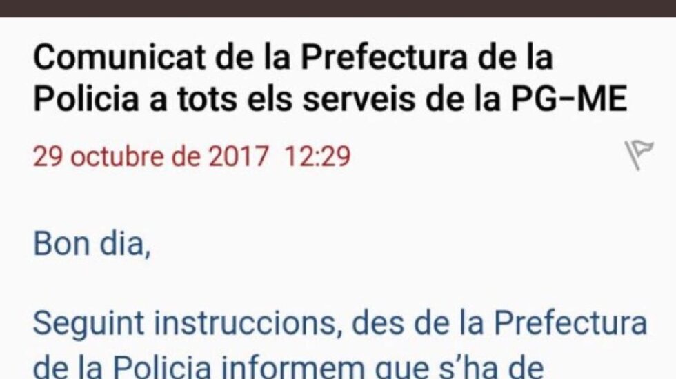Comunicado para retirar las fotos de Puigdemont de las dependencias policiales.