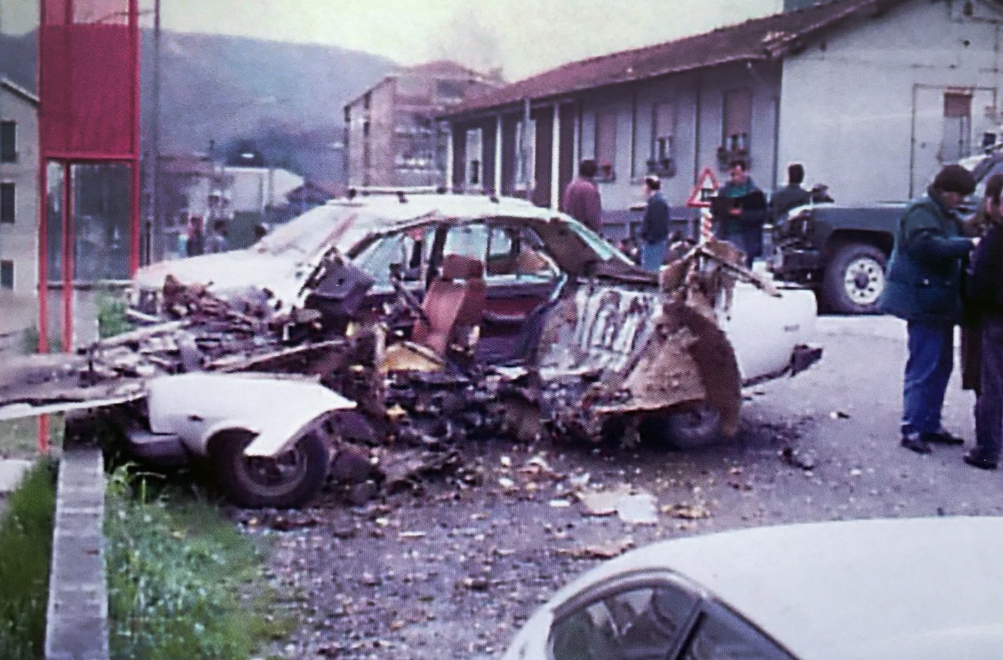 Vehículo en el que viajaba el guardia Francisco Álvarez Gómez en Ortuella (Vizcaya) el 9 de mayo de 1991.
