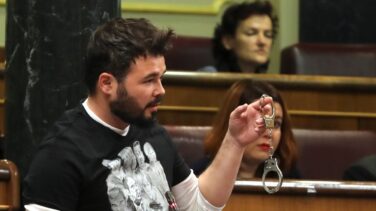 Ana Pastor frena el 'show' de Gabriel Rufián en el Congreso: le llama para apercibirle