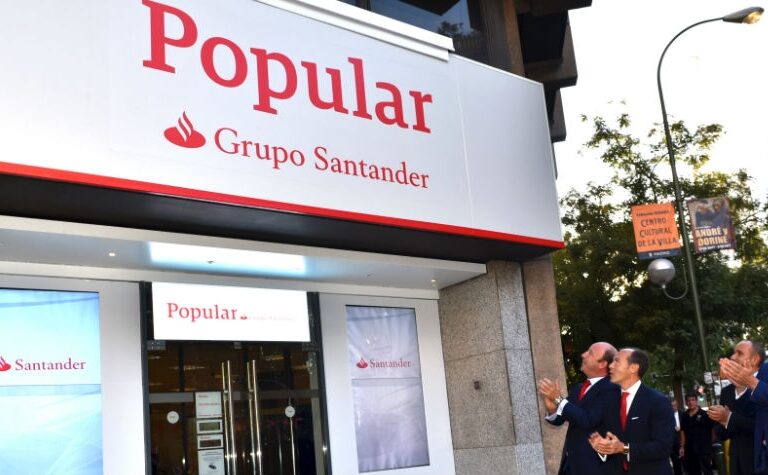 Malestar en las oficinas de Popular porque Santander restringe el bonus a los empleados