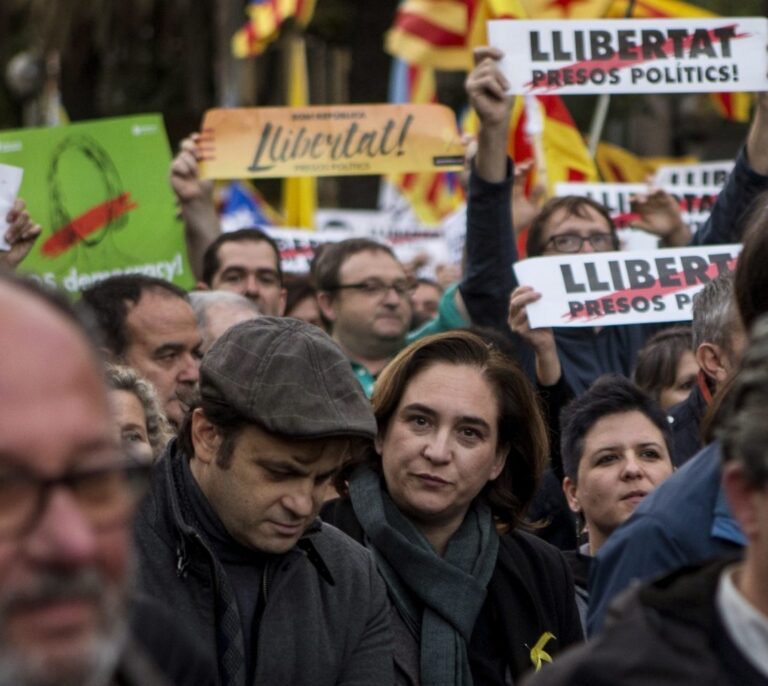 Colau aprovecha la crisis de los presos para ocultar su tercer año sin presupuestos