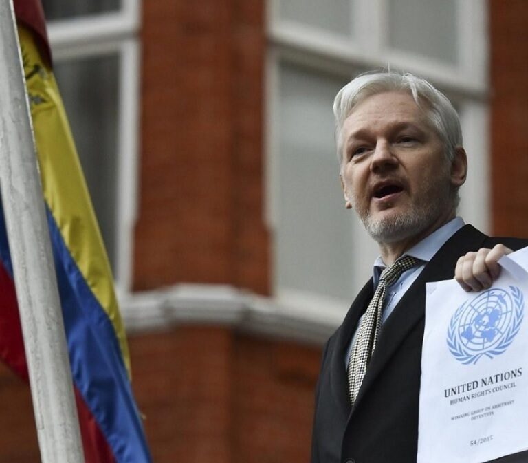 Oriol Soler, uno de los ideólogos de la independencia, se reunió con Assange en Londres