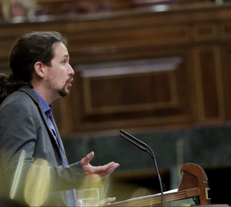 Podemos y PSOE se alían contra Montoro: luz verde a modificar la regla de gasto