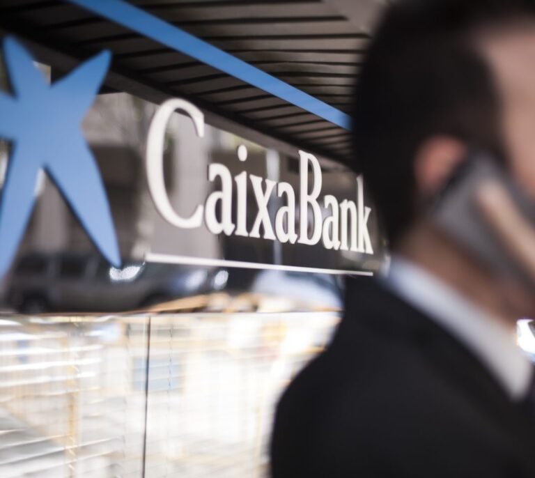 La gestora de fondos de Caixabank pierde en tres meses todo lo captado en el año