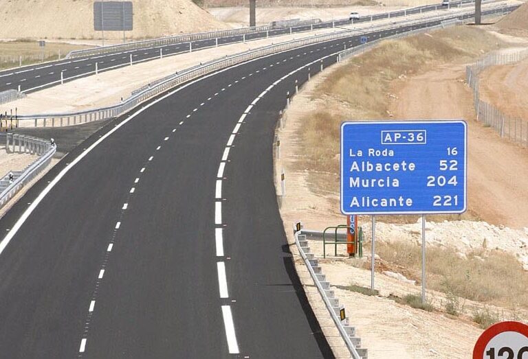 Fomento reducirá un 30% el precio del peaje en las autopistas rescatadas a partir de enero