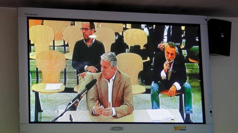 Vista desde la sala de prensa de la Audiencia Nacional de la declaración de Pablo Crespo, hoy se reanuda el juicio de la rama valenciana del caso Gürtel, donde también está llamado a declarar Álvaro Pérez "El Bigotes"
