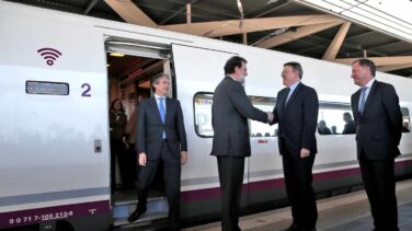 Una avería para en Sagunto el AVE Madrid-Castellón en su estreno con Rajoy a bordo