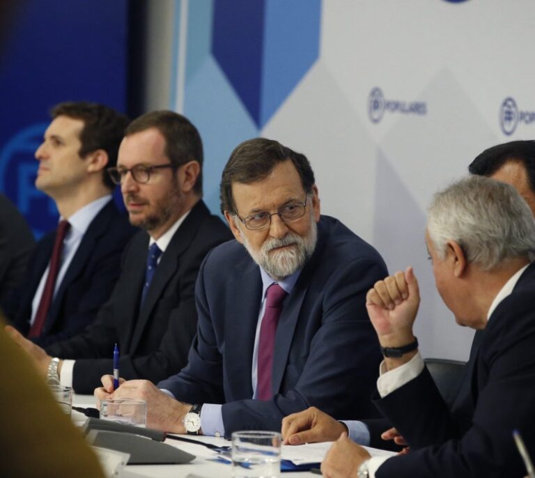 Rajoy atribuye a las decisiones tomadas en Cataluña la mala situación del PP