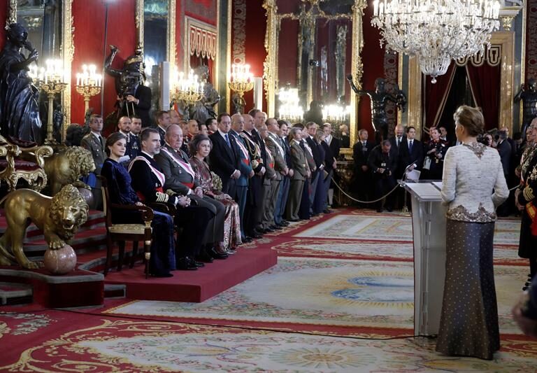 Pascua Militar: Felipe VI da las gracias a don Juan Carlos y evita las referencias a Cataluña