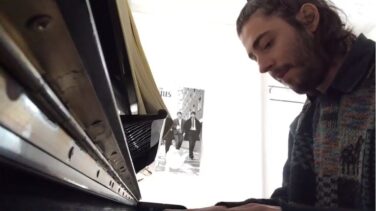 Salvador Sobral toca de corazón