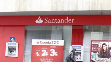 La estrategia de presión de Santander para cubrir el ERE: "Baja voluntaria o despido"