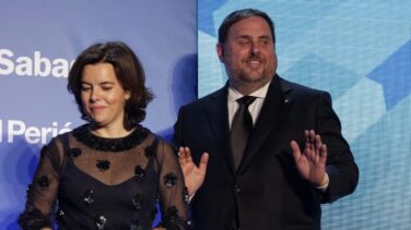 Santamaría vuelve a confiar en Junqueras para restituir la legalidad en Cataluña