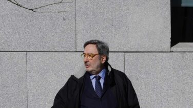 El juez mantiene imputado a Serra y otros cuatro exdirectivos de Catalunya Caixa