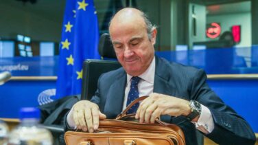 Guindos se compromete a trabajar por la independencia del BCE