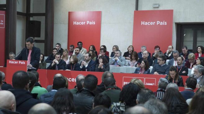 El PSOE aprueba un reglamento que refuerza a Sánchez y a la militancia
