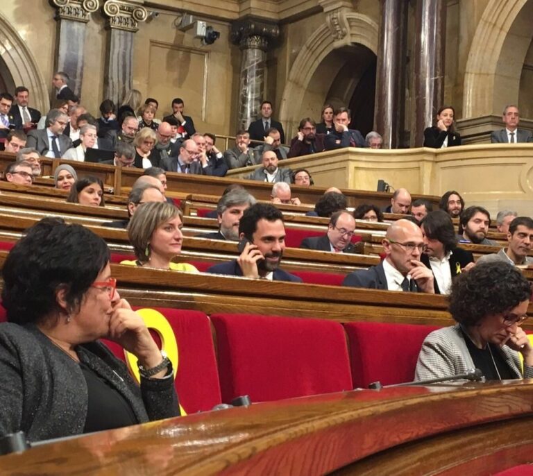 Bloqueadas las negociaciones entre JxCat y ERC para la investidura en Cataluña