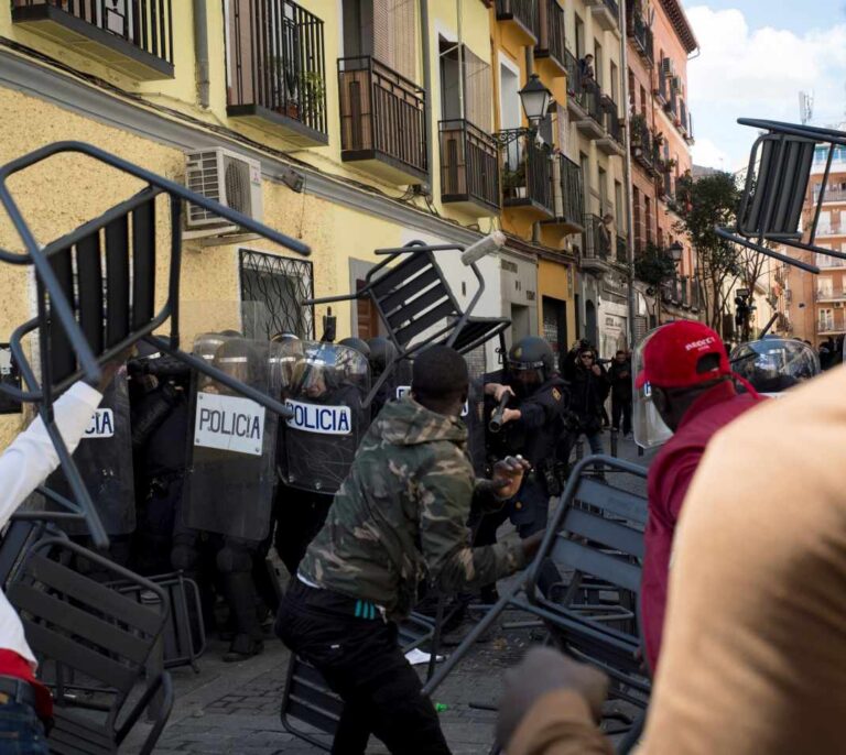 Varios policías heridos tras un nuevo incidente violento en Lavapiés