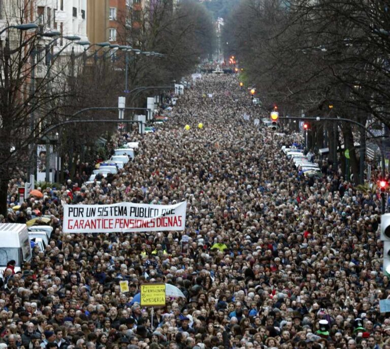 Los jubilados exigen por toda España unas pensiones dignas ante la división de la izquierda